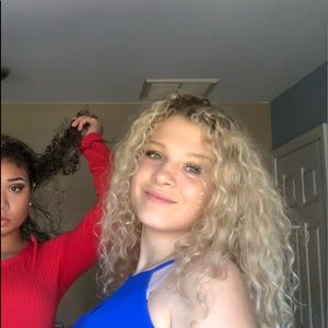 Meet your Posher, Cierra
